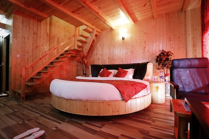 Room 8 of 20