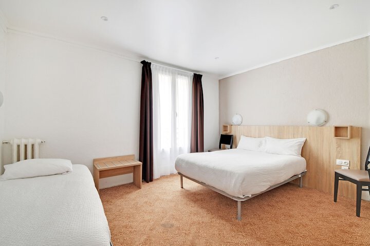 Room 12 of 49