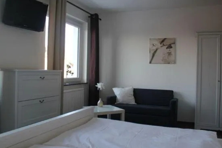 Room 3 of 5