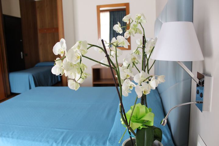 Room 20 of 99