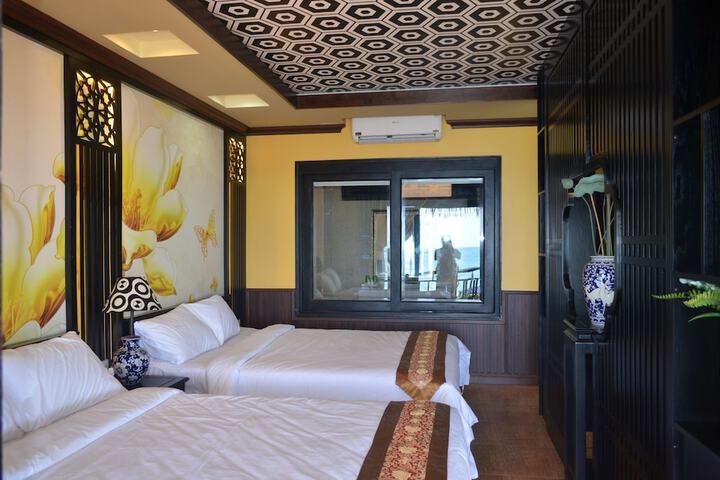 Room 12 of 146