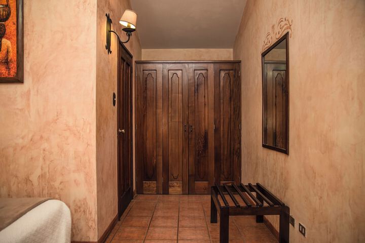 Room 9 of 65