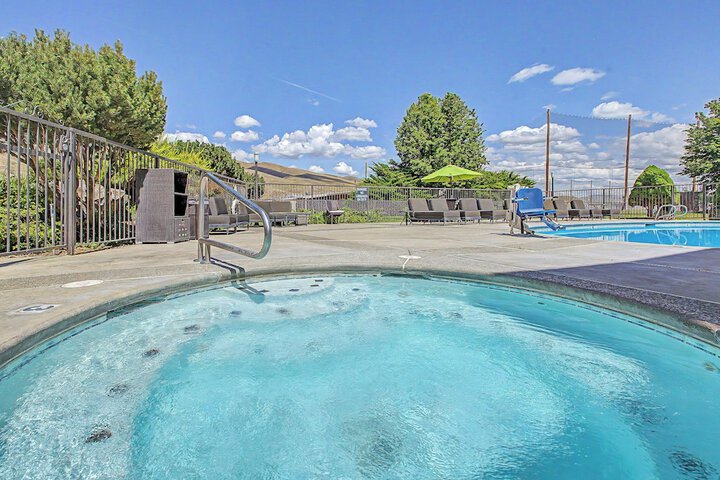 Pool 133 of 236