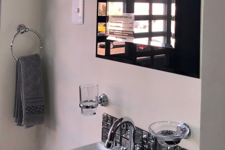 Room 21 of 28