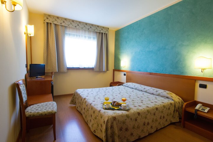 Room 7 of 17