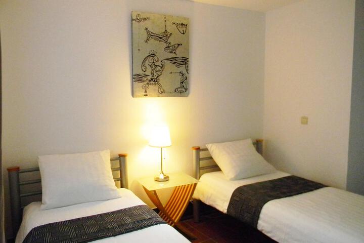 Room 52 of 162