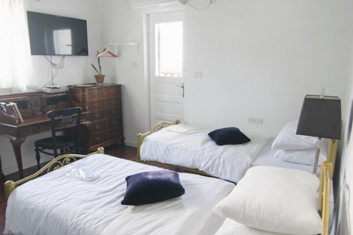 Room 37 of 166