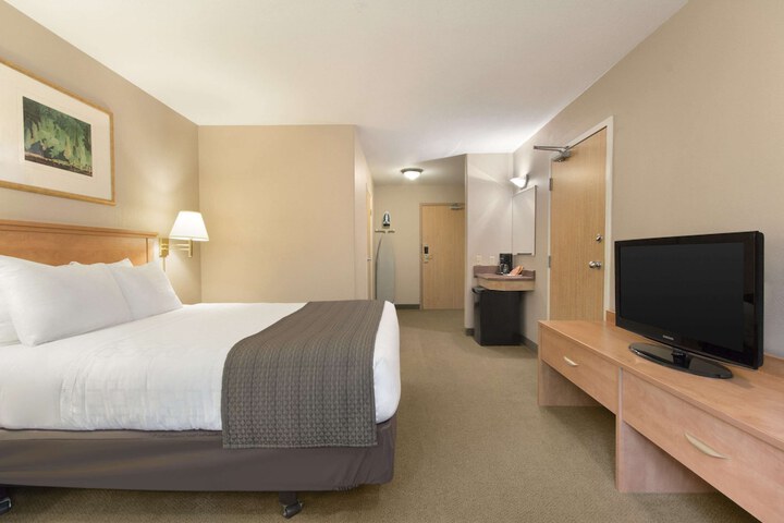 Room 9 of 26