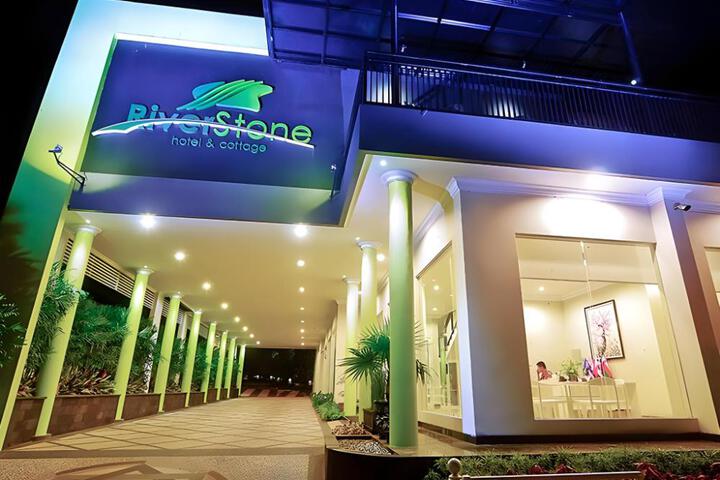 Riverstone Hotel and Cottage