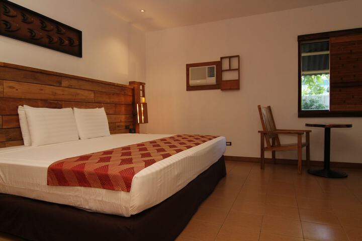 Room 4 of 25