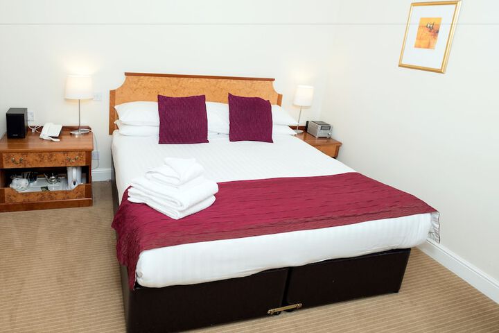 Room 8 of 94