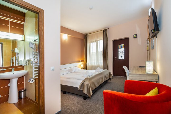 Room 4 of 50