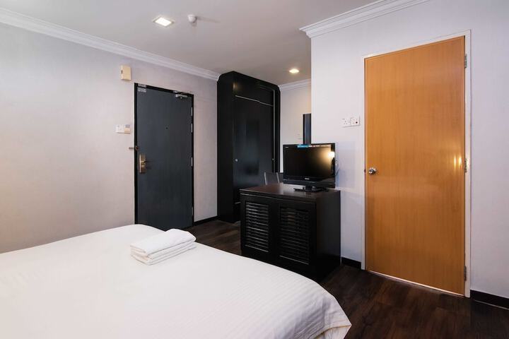 Room 14 of 37