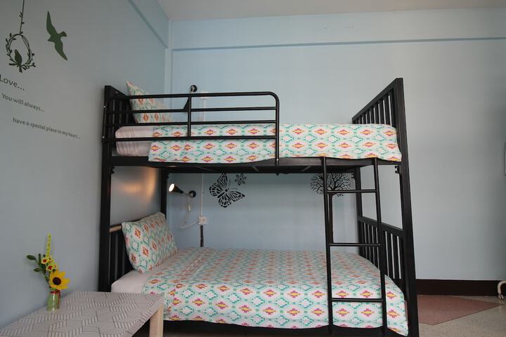 Room 9 of 210