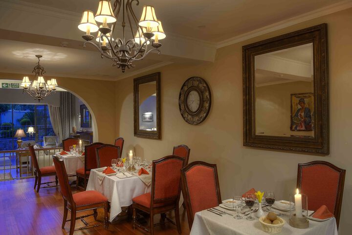 Dining 20 of 37
