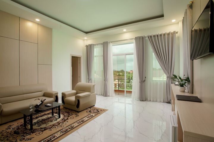 Room 10 of 43