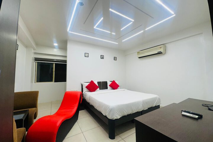 Room 17 of 27