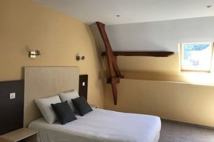Room 32 of 33
