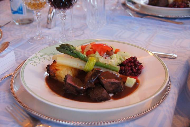 Dining 19 of 35