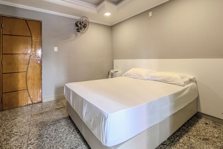 Room 42 of 76