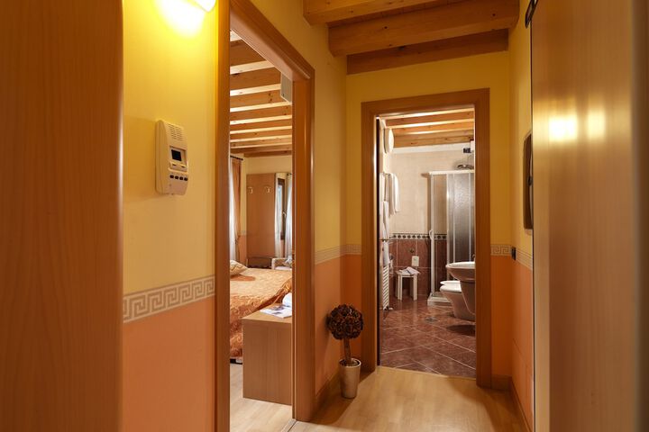 Room 8 of 52