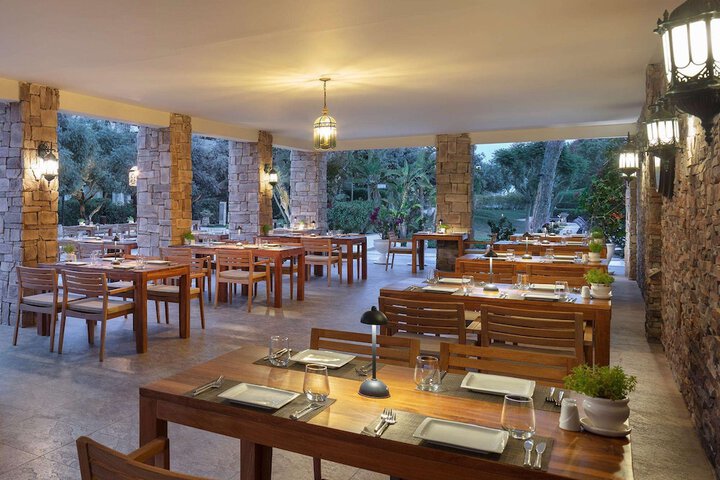 Dining 256 of 311