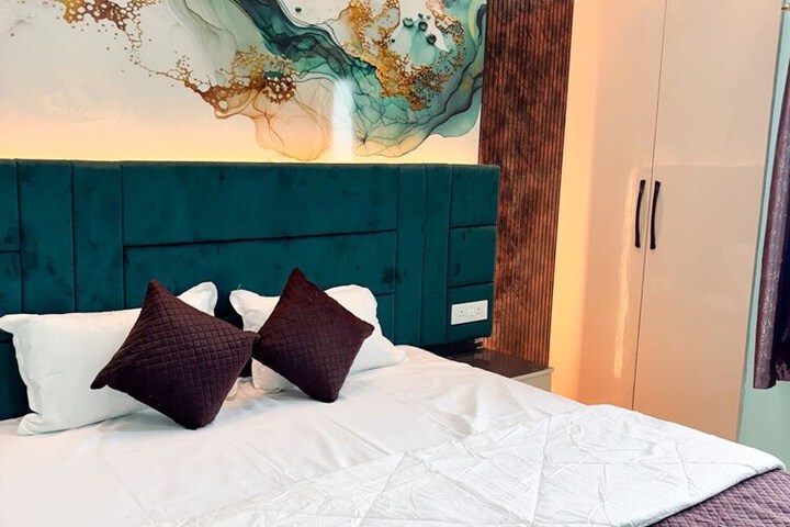 Room 8 of 29