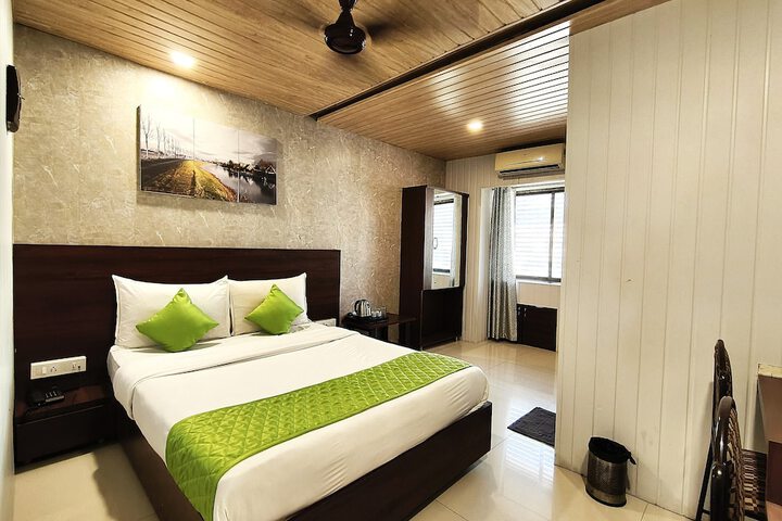 Room 35 of 78