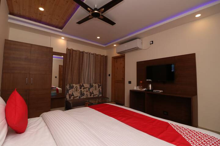 Room 11 of 12