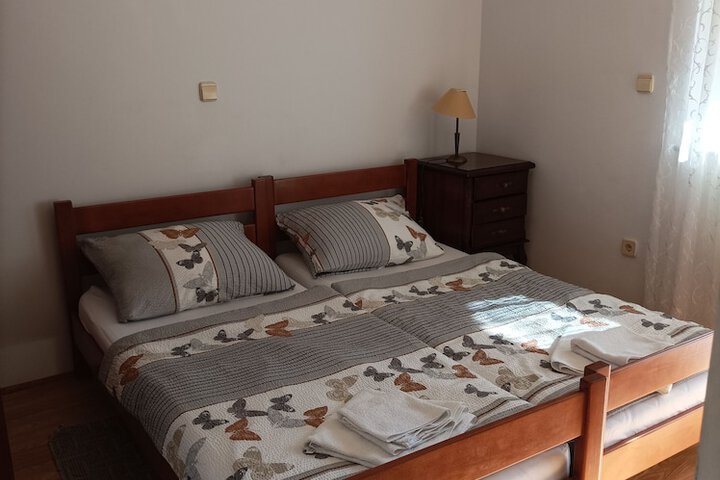 Room 3 of 51