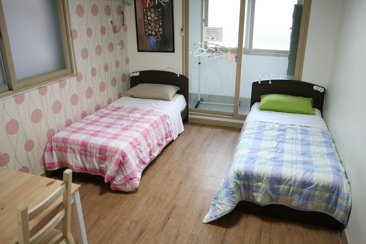 Room 17 of 39