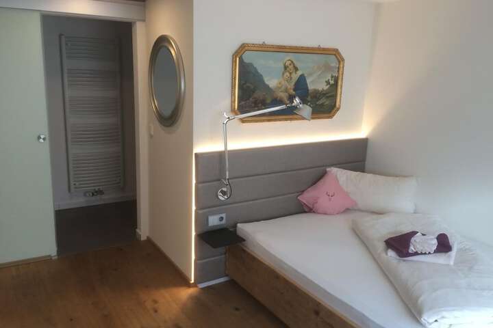 Room 14 of 63