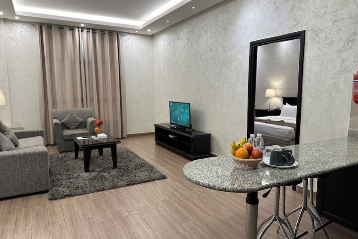 Room 11 of 17