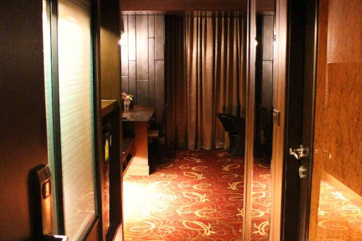Room 20 of 42