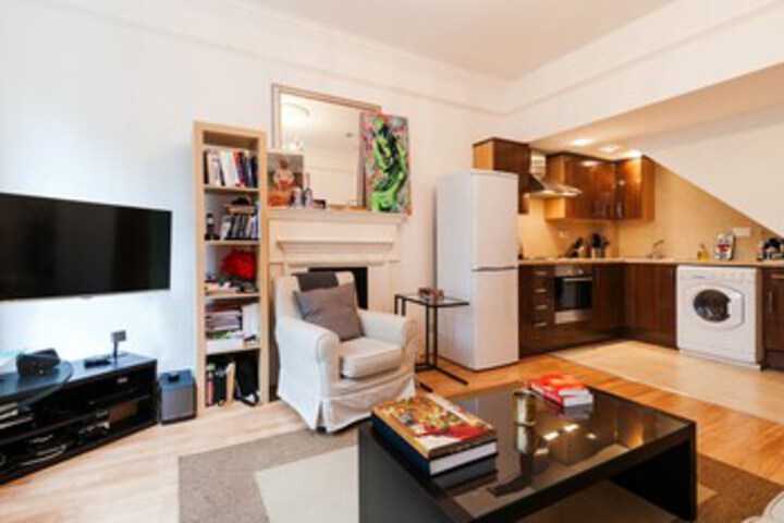 Room 15 of 16
