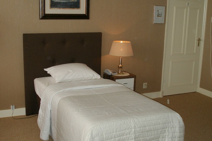Room 9 of 24