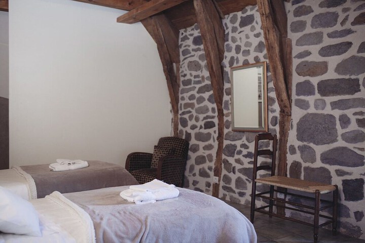 Room 2 of 47