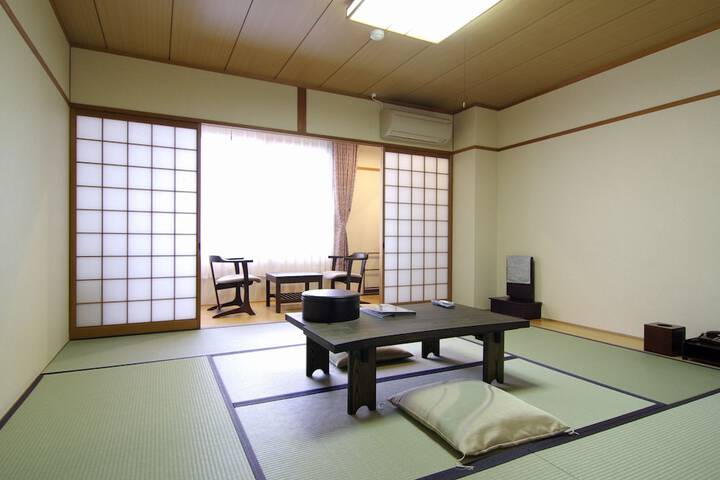 Room 11 of 41