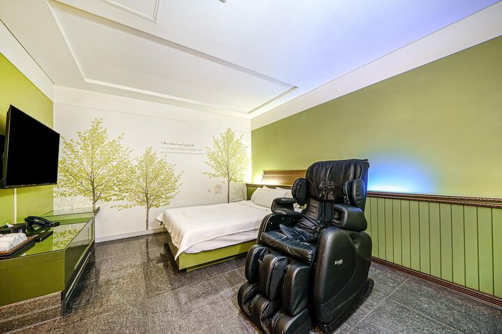 Room 30 of 58