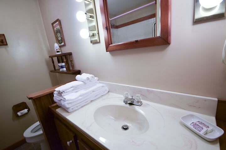 Room 42 of 46
