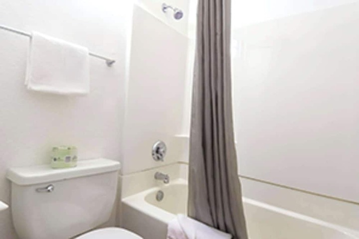 1 Queen Bed Modern (2 of 8)