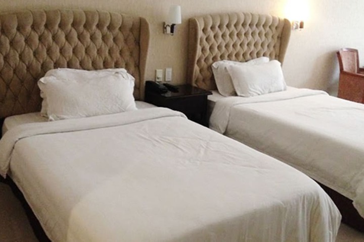 Room 12 of 31