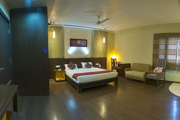 Room 6 of 24