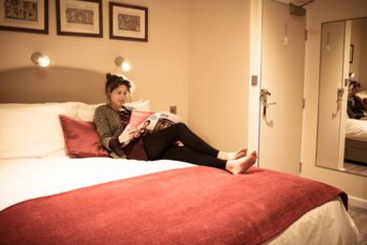 Room 33 of 89