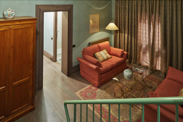 Room 18 of 60