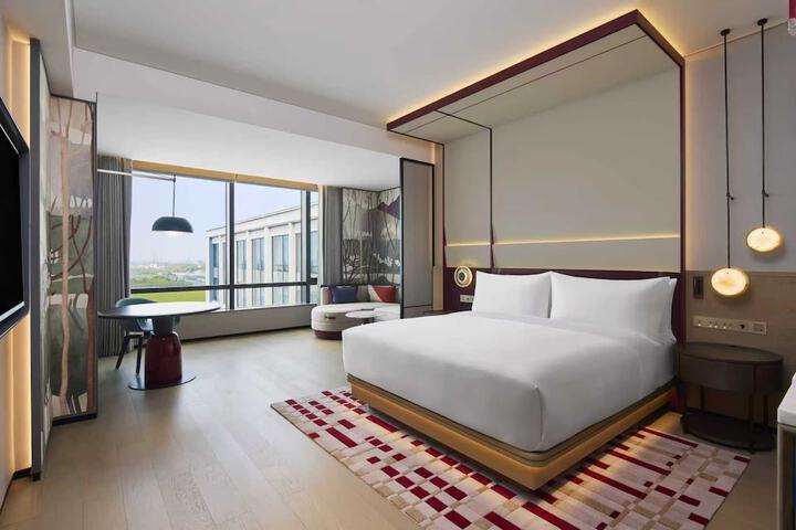 Room 42 of 65
