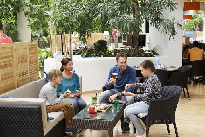 Lounge 117 of 137
