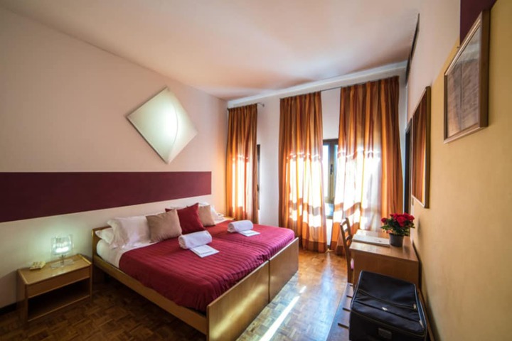 Room 12 of 38