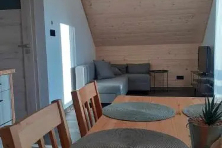 Room 4 of 20