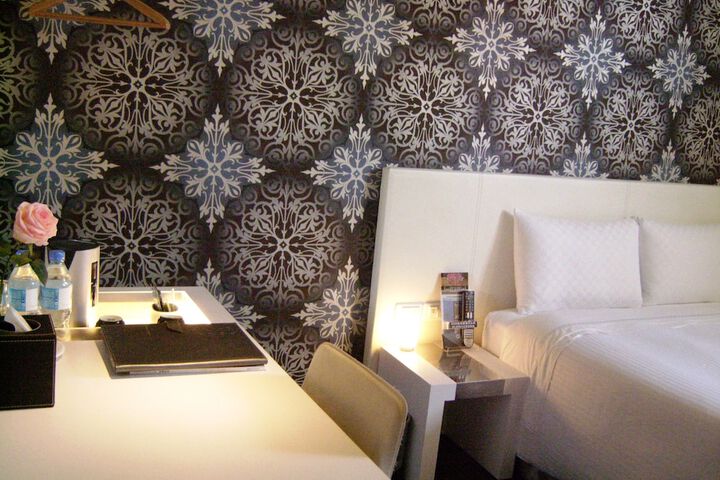 Room 11 of 50